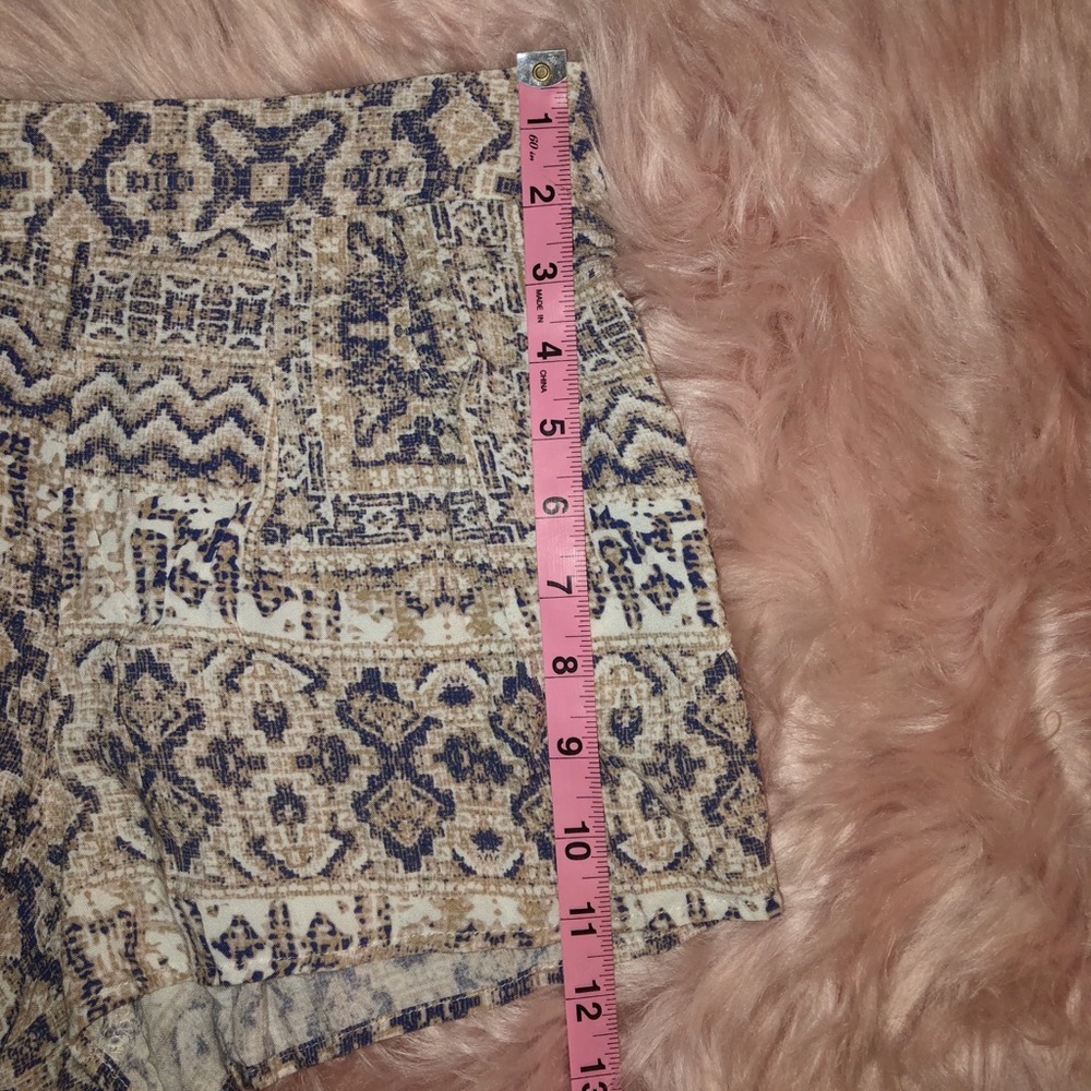 Patterned cloth shorts - Picture 4 of 4